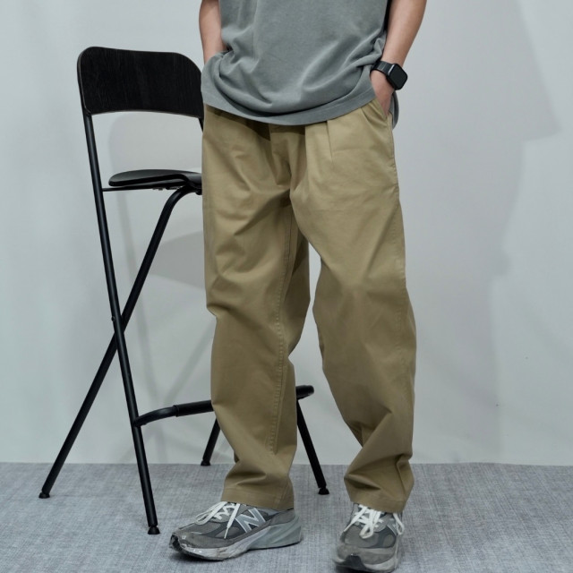 微錐廓型緊密斜紋休閒褲