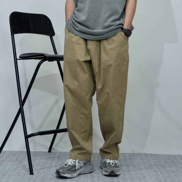 微錐廓型緊密斜紋休閒褲