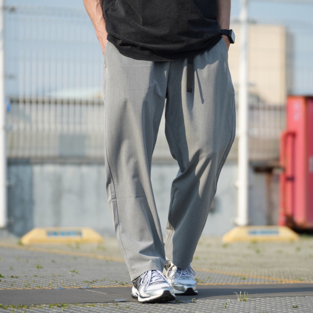 單摺垂感微錐休閒西裝褲