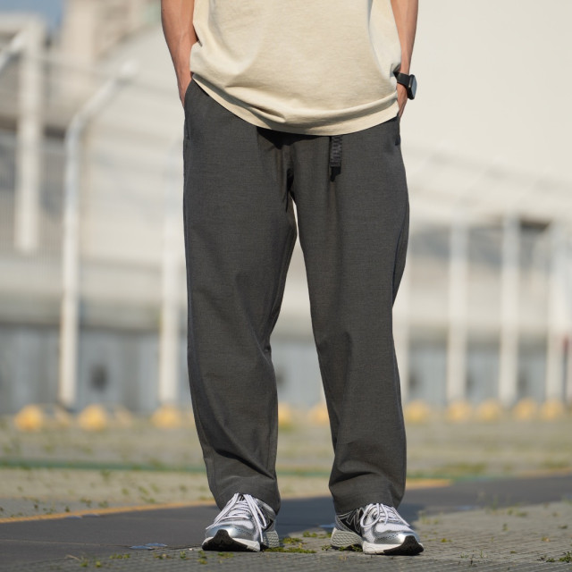 單摺垂感微錐休閒西裝褲