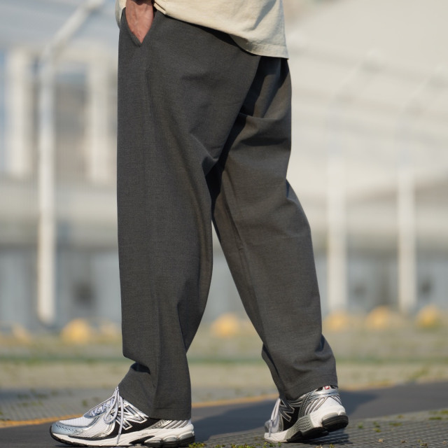 單摺垂感微錐休閒西裝褲