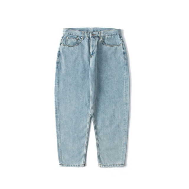 錐型重工洗水寬鬆直筒牛仔褲