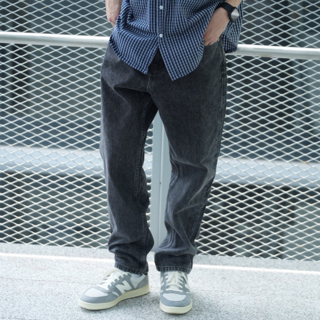 錐型重工洗水寬鬆直筒牛仔褲