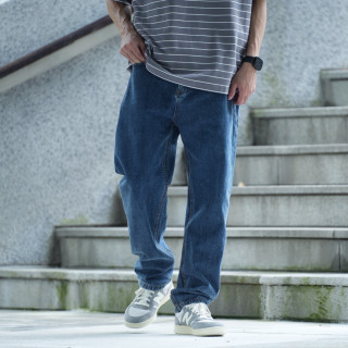 錐型重工洗水寬鬆直筒牛仔褲