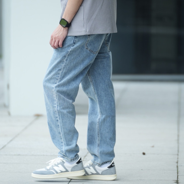 錐型重工洗水寬鬆直筒牛仔褲