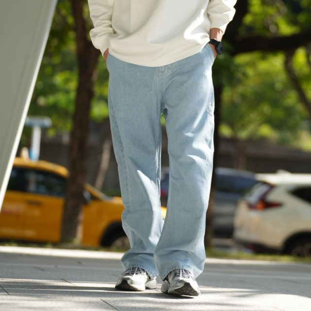 輕薄寬鬆萊賽爾微彎刀牛仔褲