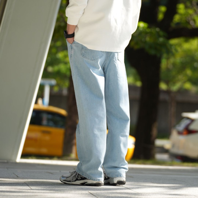 輕薄寬鬆萊賽爾微彎刀牛仔褲