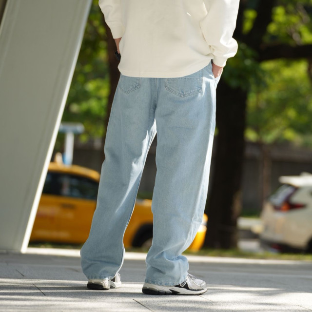 輕薄寬鬆萊賽爾微彎刀牛仔褲