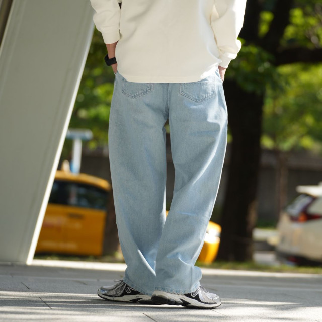 輕薄寬鬆萊賽爾微彎刀牛仔褲