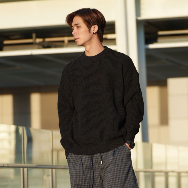 圓領重磅寬鬆坑條針織毛衣