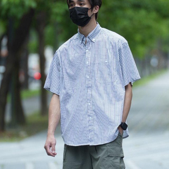日系寬鬆小格紋短袖襯杉