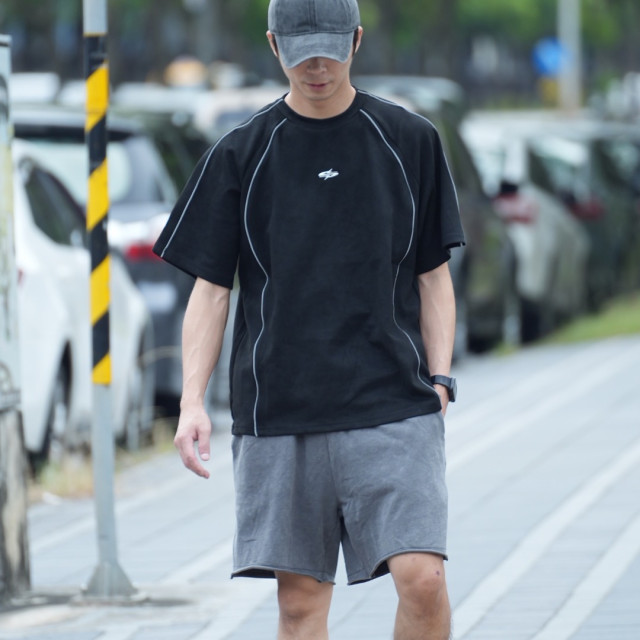 美式桃皮絨反光條拼接短T