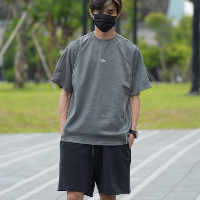 美式桃皮絨反光條拼接短T